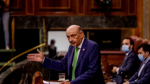 El diputado nacional del Partido Regionalista de Cantabria, Jos&eacute; Mar&iacute;a Maz&oacute;n, interviene en la primera sesi&oacute;n plenaria en el Congreso de los Diputados tras el receso vacacional, en Madrid (Espa&ntilde;a), a 8 de septiembre de 2020.