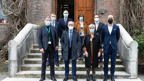 Autoridades y directivos de la empresa antes del comienzo de la reuni&oacute;n (Foto: Ra&uacute;l Lucio)