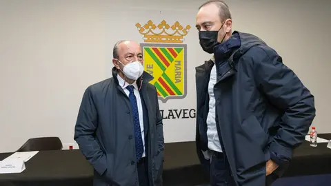 El consejero de Industria, Turismo, Innovaci&oacute;n, Transporte y Comercio, Javier L&oacute;pez Marcano, y el alcalde de Torrelavega, Javier L&oacute;pez Estrada