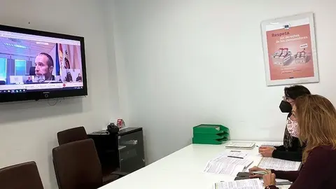 Las directoras generales de Turismo y Consumo de Cantabria, Marta Barca y Eva Bartolom&eacute;, respectivamente, en la reuni&oacute;n de la 'Espa&ntilde;a Verde'