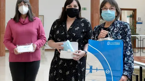 Entrega de mascarillas en Santander