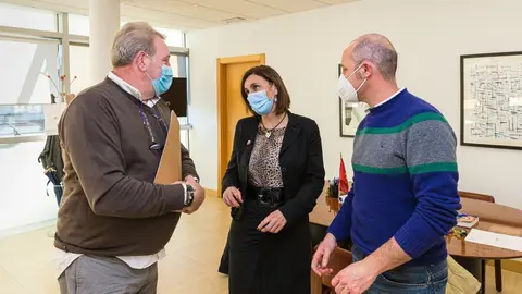 Consejera de Presidencia con alcalde de Anievas