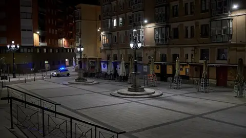 Plaza Ca&ntilde;adio vac&iacute;adurante el toque de queda. Archivo