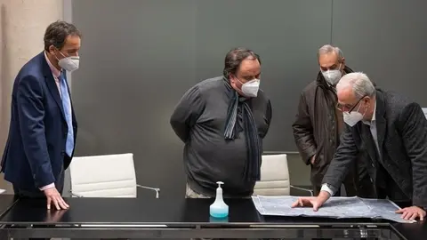 10:00 horas. Despacho del consejero de Obras P&uacute;blicas, Ordenaci&oacute;n del Territorio y Urbanismo. El consejero de Obras P&uacute;blicas, Ordenaci&oacute;n del Territorio y Urbanismo, Jos&eacute; Luis Gochicoa, se re&uacute;ne con el alcalde de Casta&ntilde;eda, Santiago Mantec&oacute;n &copy; Gonzalo Rogina 9 de febrero de 2021