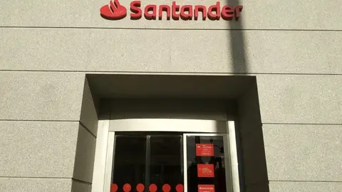 Una oficina de Banco Santander en Madrid.