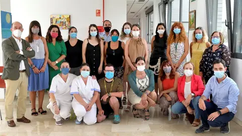 Foto de familia vista alcaldesa al centro Princesa Letizia.-Archivo