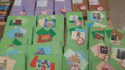 Libros de la campa&ntilde;a 'Una cita a ciegas con la lectura' de San Valent&iacute;n