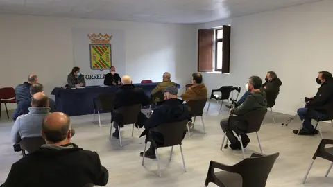 Reuni&oacute;n de alcaldes de municipios c&aacute;ntabros afectados por la presencia del lobo