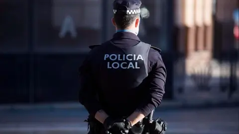 Un agente de la Polic&iacute;a Local 