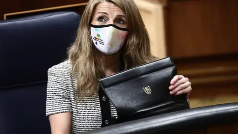 La ministra de Trabajo, Yolanda D&iacute;az, durante una sesi&oacute;n plenaria celebrada en el Congreso