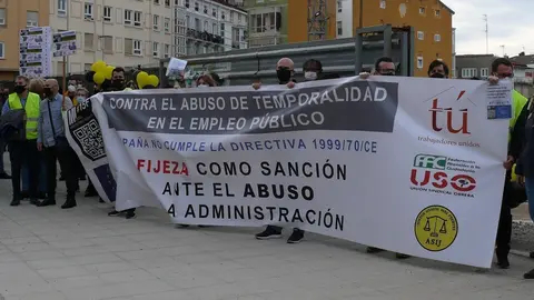 Protesta de interinos ante el Parlamento regional