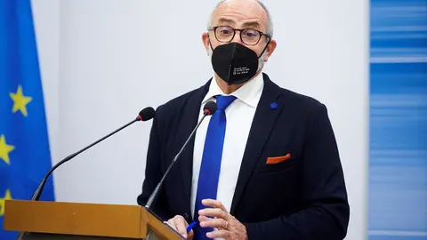 El consejero de Sanidad de Cantabria, Miguel Rodr&iacute;guez