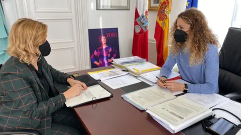 La delegada del Gobierno, Ainoa Qui&ntilde;ones, con la directora de Alta Inspecci&oacute;n