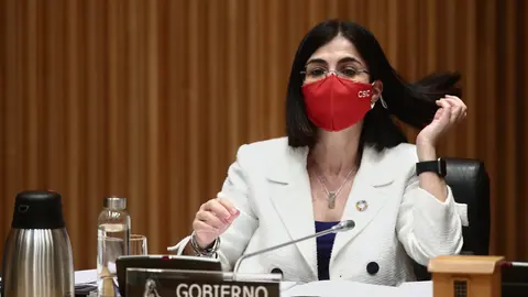 La ministra de Sanidad, Carolina Darias, durante una Comisi&oacute;n de Sanidad y Consumo celebrada en la sala Ernest Lluch del Congreso de los Diputados, Madrid, (Espa&ntilde;a), a 18 de febrero de 2021. Darias utilizar&aacute; la convocatoria para informar sobre la situaci&oacute;