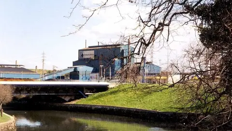Archivo - Planta de Ferroatl&aacute;ntica en Boo de Guarnizo (Astillero)