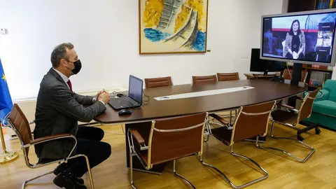 El consejero de Desarrollo Rural, Guillermo Blanco, participa por videoconferencia en el encuentro telem&aacute;tico del Banco Santander 'PAC 2021'
