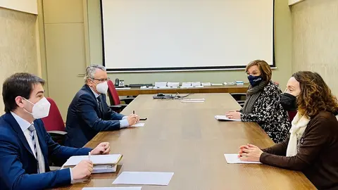 Reuni&oacute;n entre Ayuntamiento de Laredo y CHC
