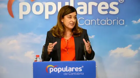 Archivo - La presidenta del PP de Cantabria, Mar&iacute;a Jos&eacute; Sa&eacute;nz de Buruaga