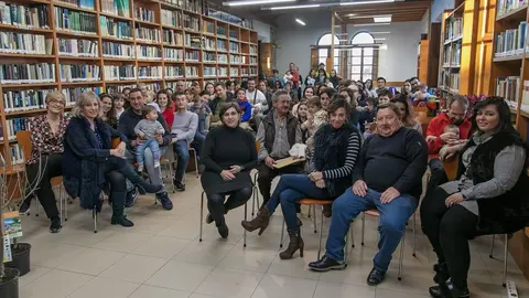 Archivo - Acto de entrega de &aacute;rboles a familias que han tenido ni&ntilde;os en el &uacute;ltimo a&ntilde;o. Archivo