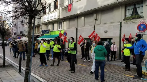 Archivo - Concentraci&oacute;n de trabajadores de Ambuib&eacute;rica