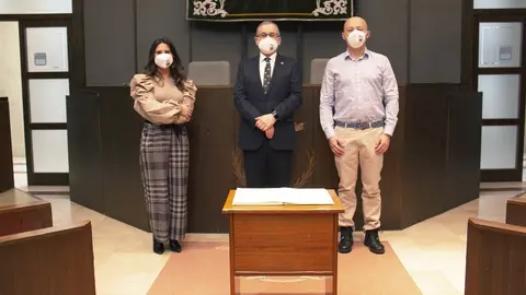 Nota Uc Toma Posesi&oacute;n Director Depto F&iacute;sica Moderna