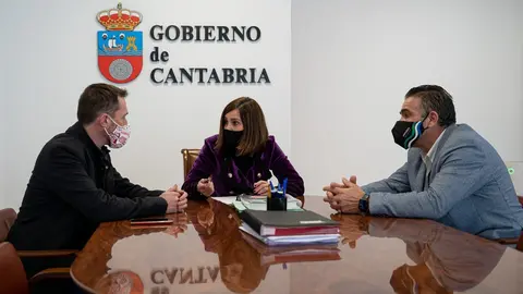 Consejera con alcalde de Argo&ntilde;os