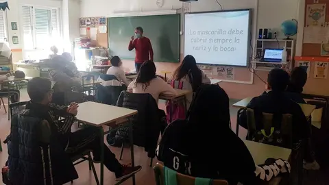 Alumnos en formaci&oacute;n sobre medidas sanitarias ante el Covid