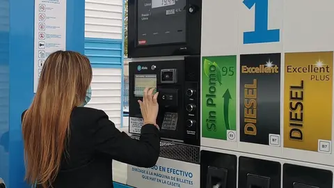 Pago del repostaje en estaciones Ballenoil con DNI.