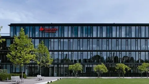 Archivo - Edificio del Santander Consumer Finance