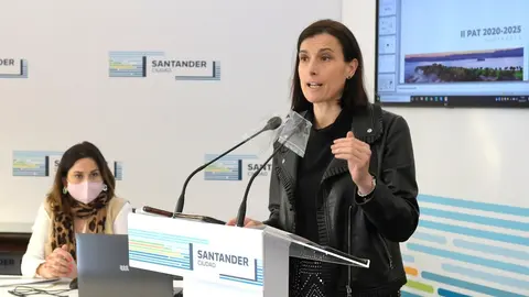 La alcaldesa, Gema Igual, y la concejala de Turismo , Miriam D&iacute;az, en la presentaci&oacute;n del Plan Turistico 2020-25