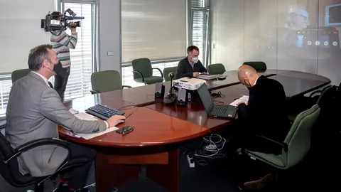 El consejero de Ganader&iacute;a participa en una videoconferencia sobre el lobo