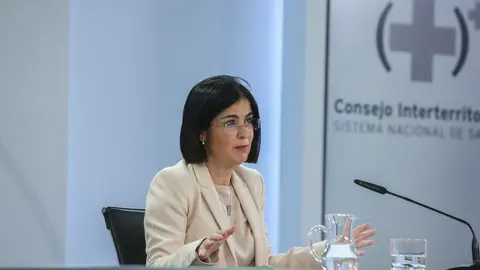 La ministra de Sanidad, Carolina Darias, ofrece una rueda de prensa tras la reuni&oacute;n del Consejo Interterritorial del Sistema Nacional de Salud en el complejo de la Moncloa, Madrid, (Espa&ntilde;a), a 24 de febrero de 2021. Darias ha informado de que el CISNS, en
