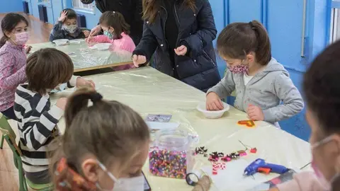 Archivo - La concejal de Infancia y Juventud de Camargo, Jennifer G&oacute;mez, en el programa de conciliaci&oacute;n 'Abierto en Primavera' (foto de archivo)