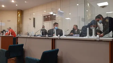 Archivo - Juicio contra tres acusados de matar a un anciano en su garaje de Santander