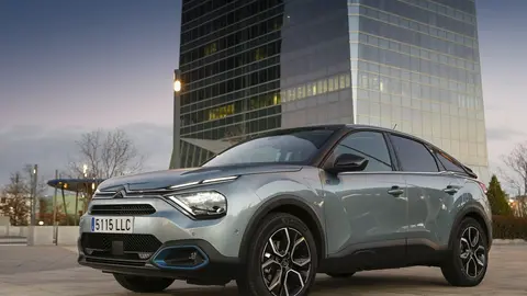 Archivo - Citro&euml;n &euml;-C4, fabricado en Madrid.