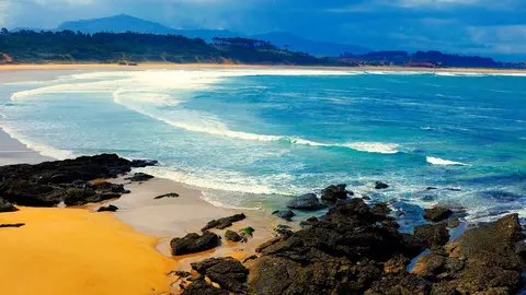 Archivo - Playas de Loredo y Somo