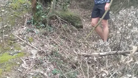 El concejal de Cs en Arnuero, David Colina, en una de las zonas afectadas