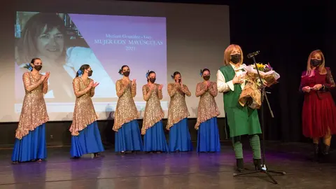 Entrega del premio 'Mujer con may&uacute;sculas 2021' a la bailarina Myriam Gonz&aacute;lez-Gay