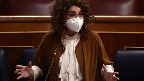 La ministra portavoz y de Hacienda, Mar&iacute;a Jes&uacute;s Montero, en el Congreso.