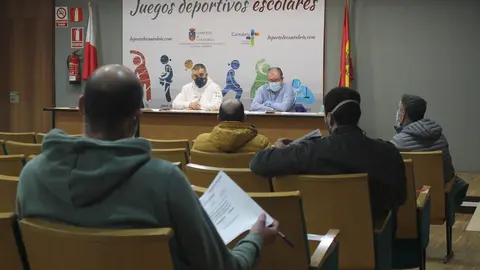 Reuni&oacute;n entre la Federaci&oacute;n C&aacute;ntabra de Balonmano y los clubes infantiles y cadetes