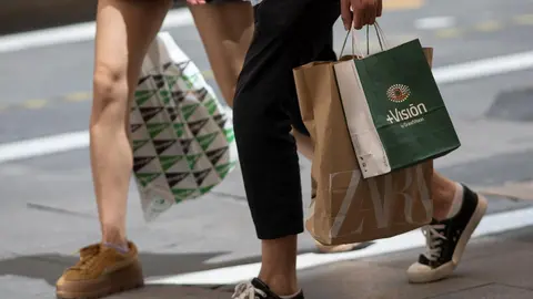 Archivo - Consumidores. Archivo