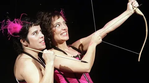 Archivo - El d&uacute;o de Las XL en 'Aband&oacute;nate mucho'.- Archivo