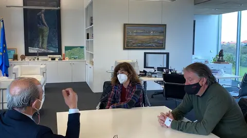 Reuni&oacute;n de la Federaci&oacute;n de Servicios de CCOO con el consejero Javier L&oacute;pez Marcano