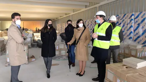 Alcaldesa y concejales de Santander visitan las obras del Lidl de La Albericia