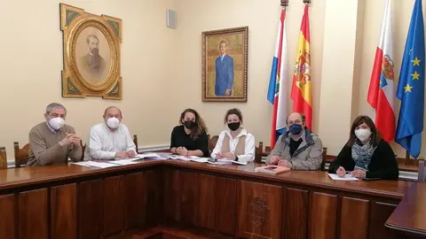 Reuni&oacute;n en Suances sobre la depuradora