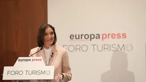 La ministra de Industria, Comercio y Turismo, Reyes Maroto, interviene en la inauguraci&oacute;n de los nuevos Desayunos Informativos sobre Turismo por Foro Turismo de Europa Press en el Hotel Eurostars Madrid Tower, en Madrid (Espa&ntilde;a), a 22 de marzo de 2021.
