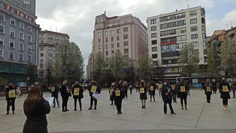 Concentraci&oacute;n del sector de la imagen personal en la plaza del Ayuntamietno de Santander