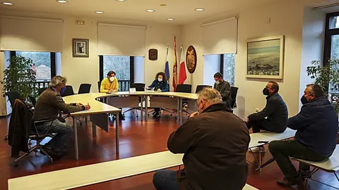 Reuni&oacute;n del Ayuntamiento de Comillas con los hosteleros