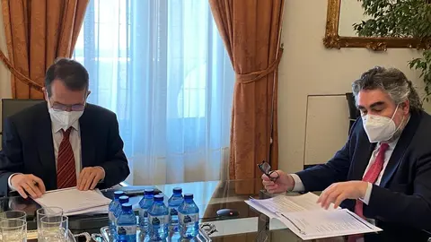 Encuentro entre el presidente de la FEMP y el ministro de Cultura y Deporte.