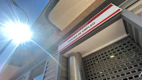 Una oficina del SEPE (antiguo INEM), en Madrid (Espa&ntilde;a), a 15 de marzo de 2021.  